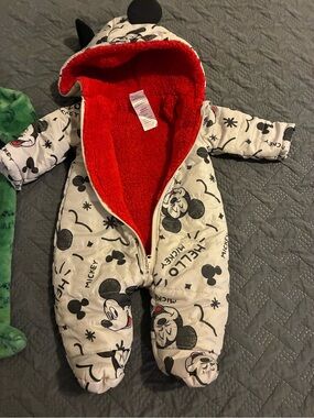 Disney White Mickey Print One-Piece Footed Snowsuit with Red Lining 0-3 months